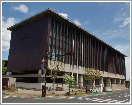 岡山県立図書館